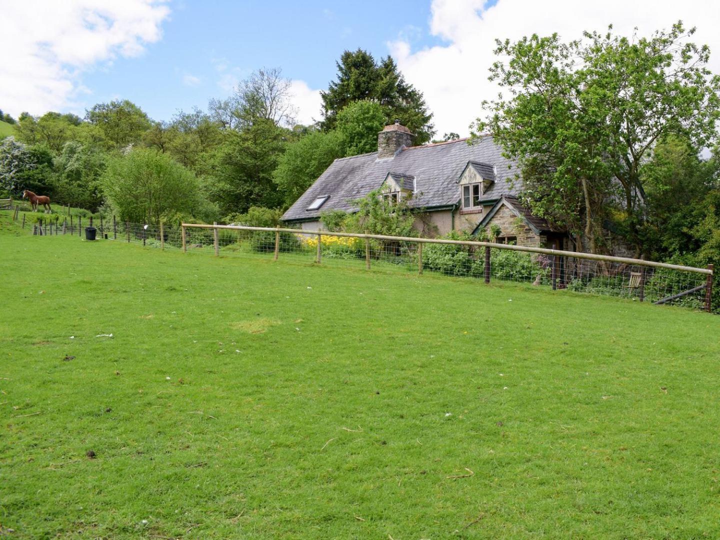 Lower Goytre Farmhouse Llanfair Waterdine Exteriér fotografie